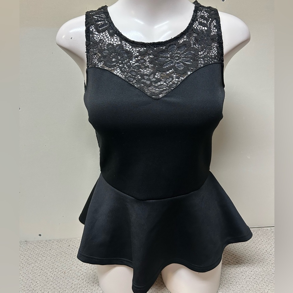 2/$20❤️- SHIRT | Women’s Streetwear Society peplum top size large